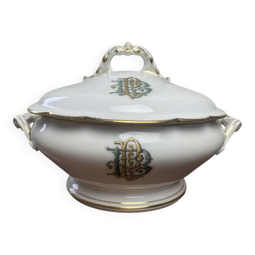 Vegetable dish in porcelain from Vierzon, 19th century.
