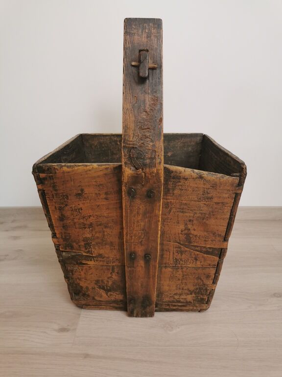 Asian wooden magazine holder
