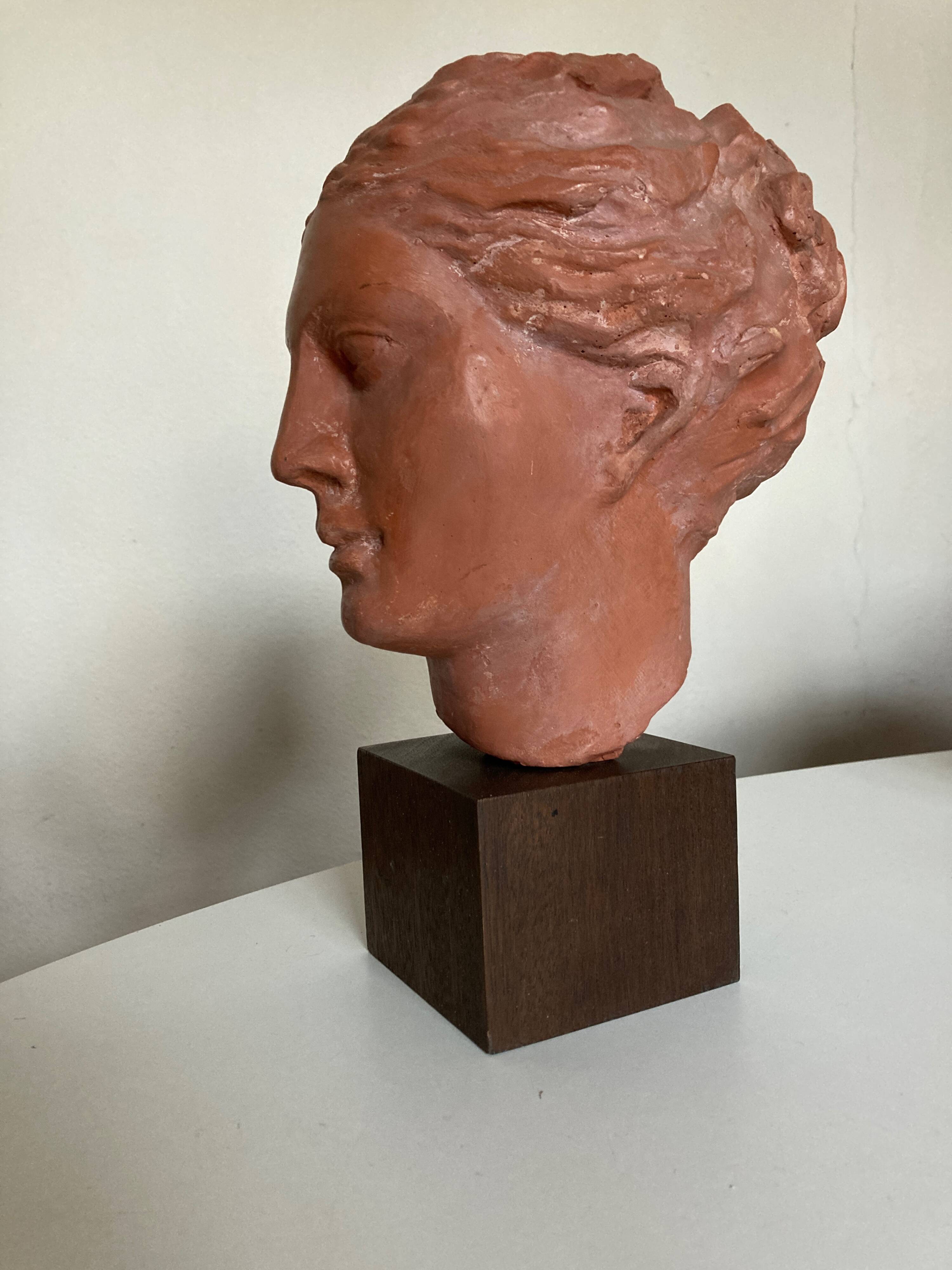 Tête d'Hygie épreuve d'atelier en terre cuite 1960