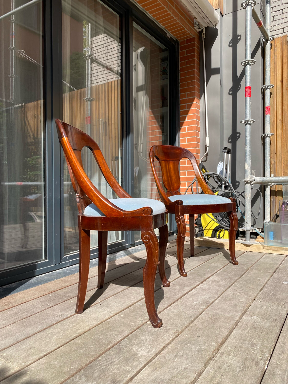 Pair of mahogany gondola chairs