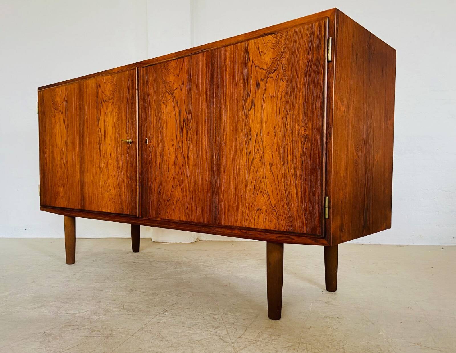 Buffet en palissandre danois vintage rétro des années 50 par Poul Hundevad