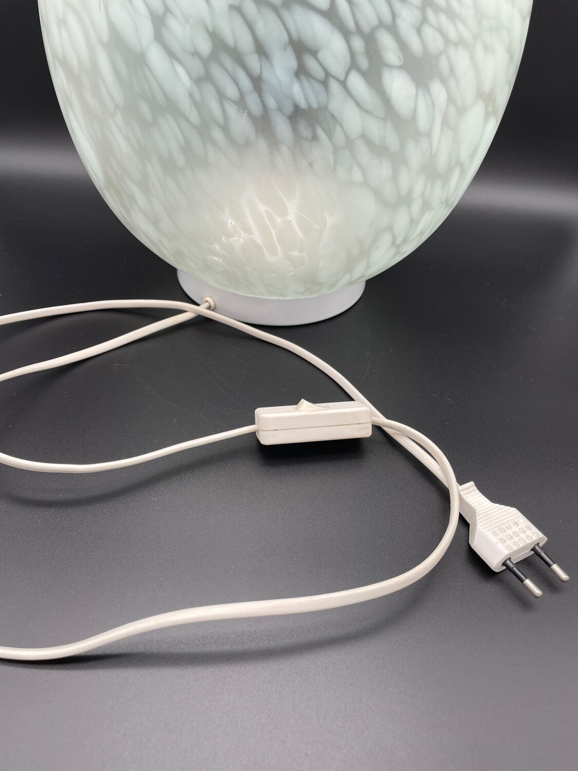 Egg lamp in opaline glassware Vianne