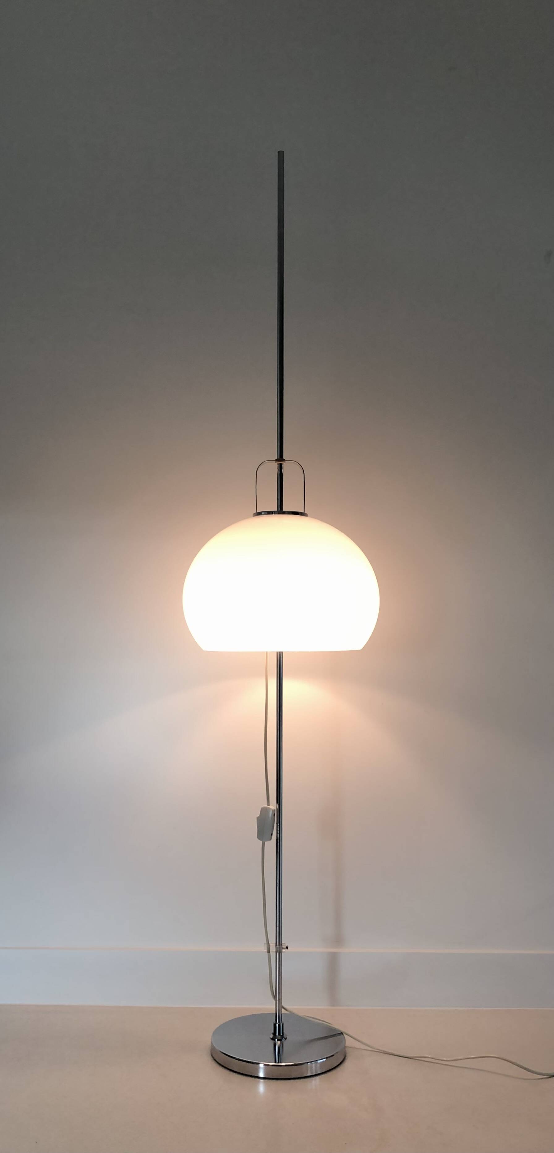 Lampadaire vintage "Lucerna" de Harvey Guzzini pour Meblo, Italie 1970