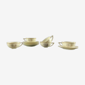 Flowery pattern tea set