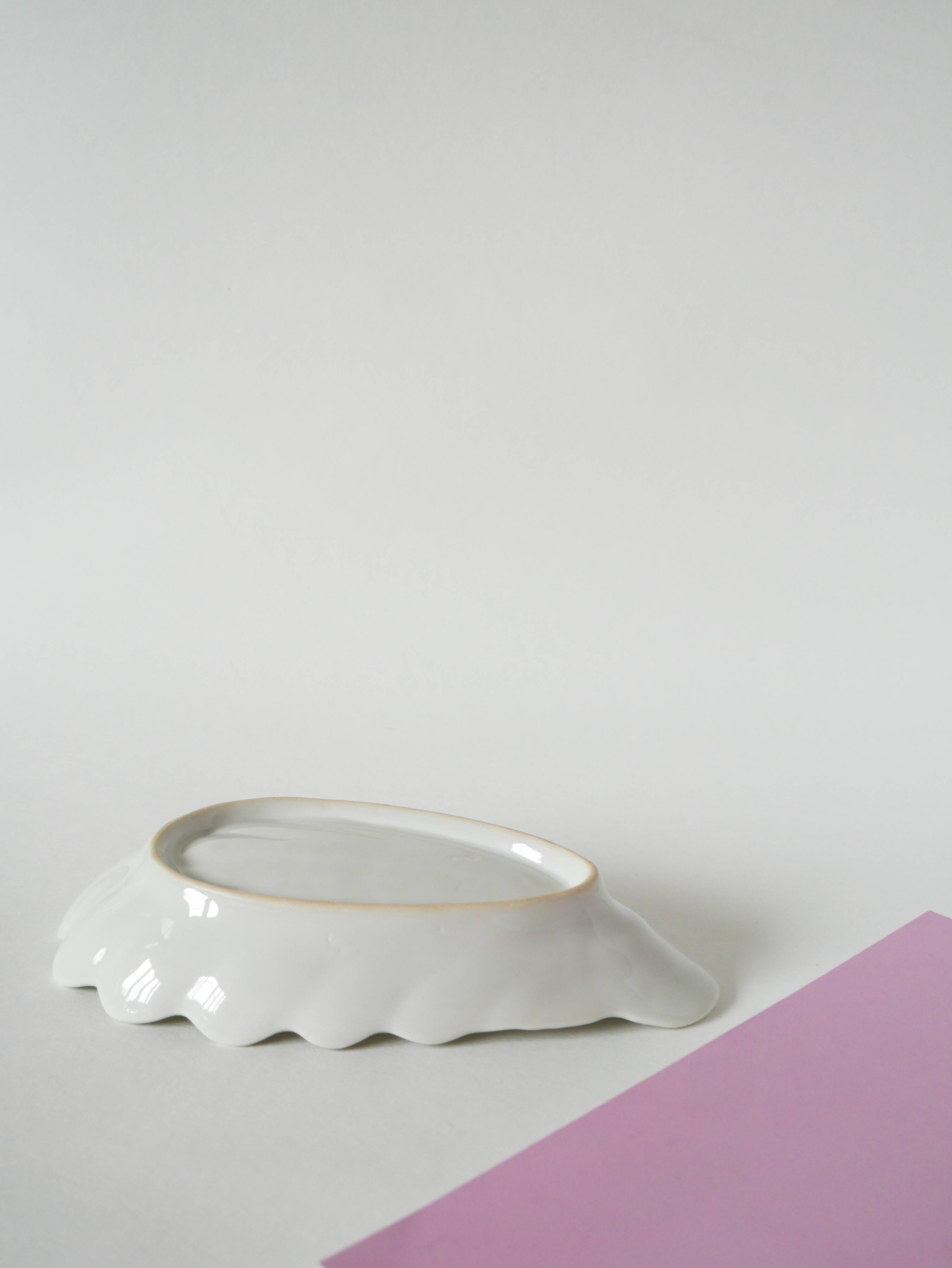 Shell-shaped ceramic pocket tray, 1960