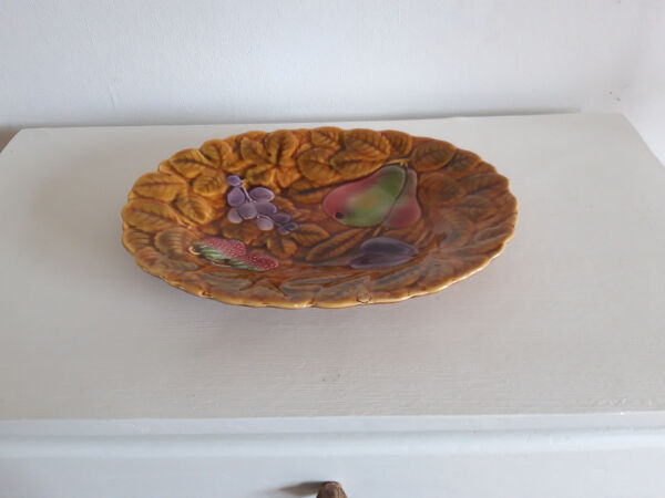 Fruit dish signed Sarreguemines