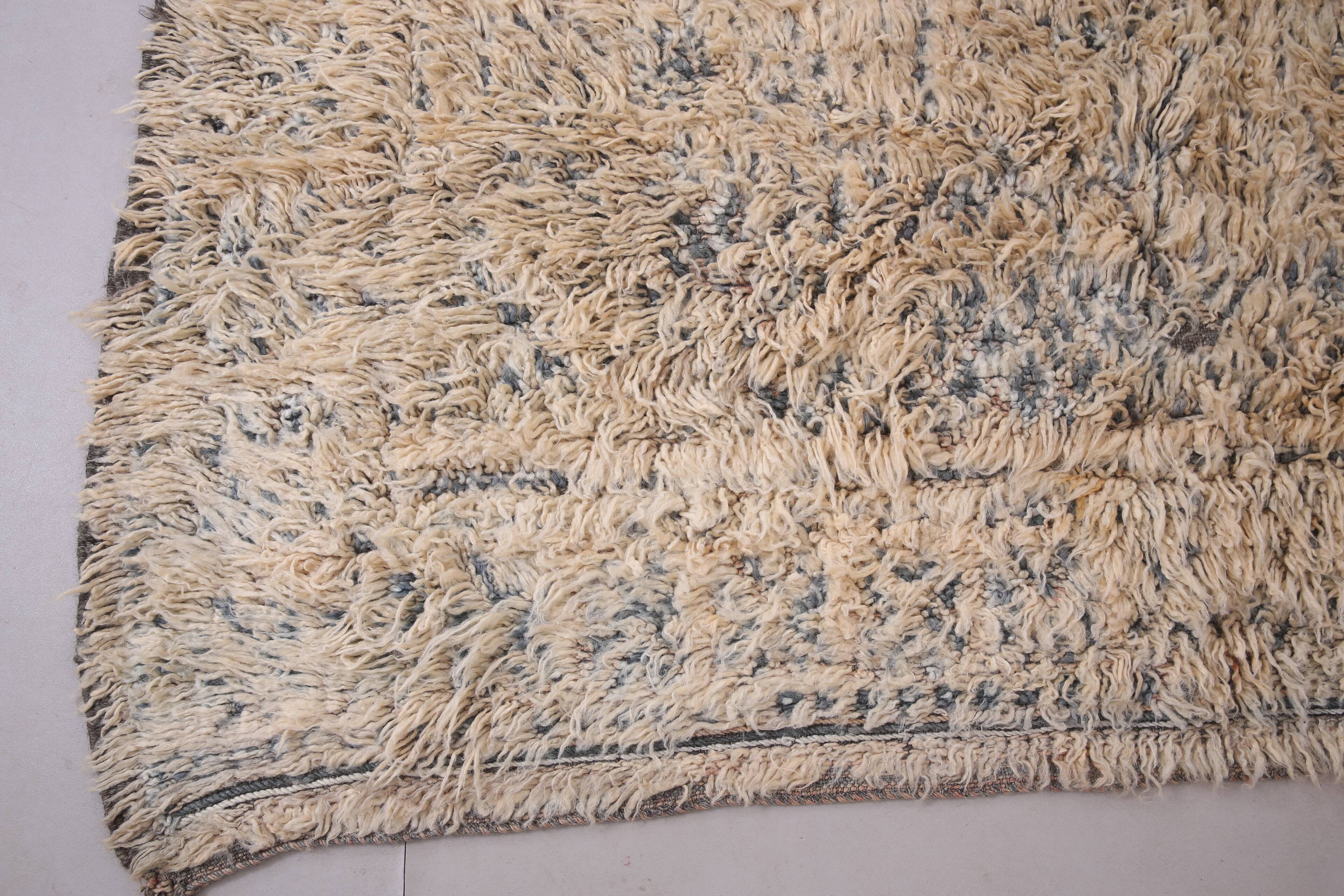 Shag Vintage Moroccan Rug 202 x 325 cm - Berber Wool Rug - Handmade Rug