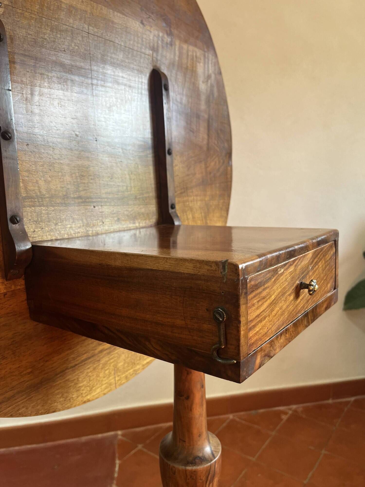 Antique guéridon with a tilting top and drawer, Louis Philippe style.