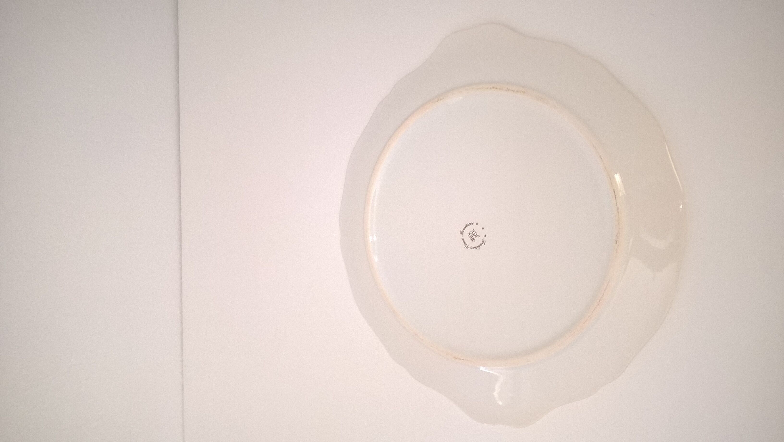 Ceramic pie plate (old moustier)