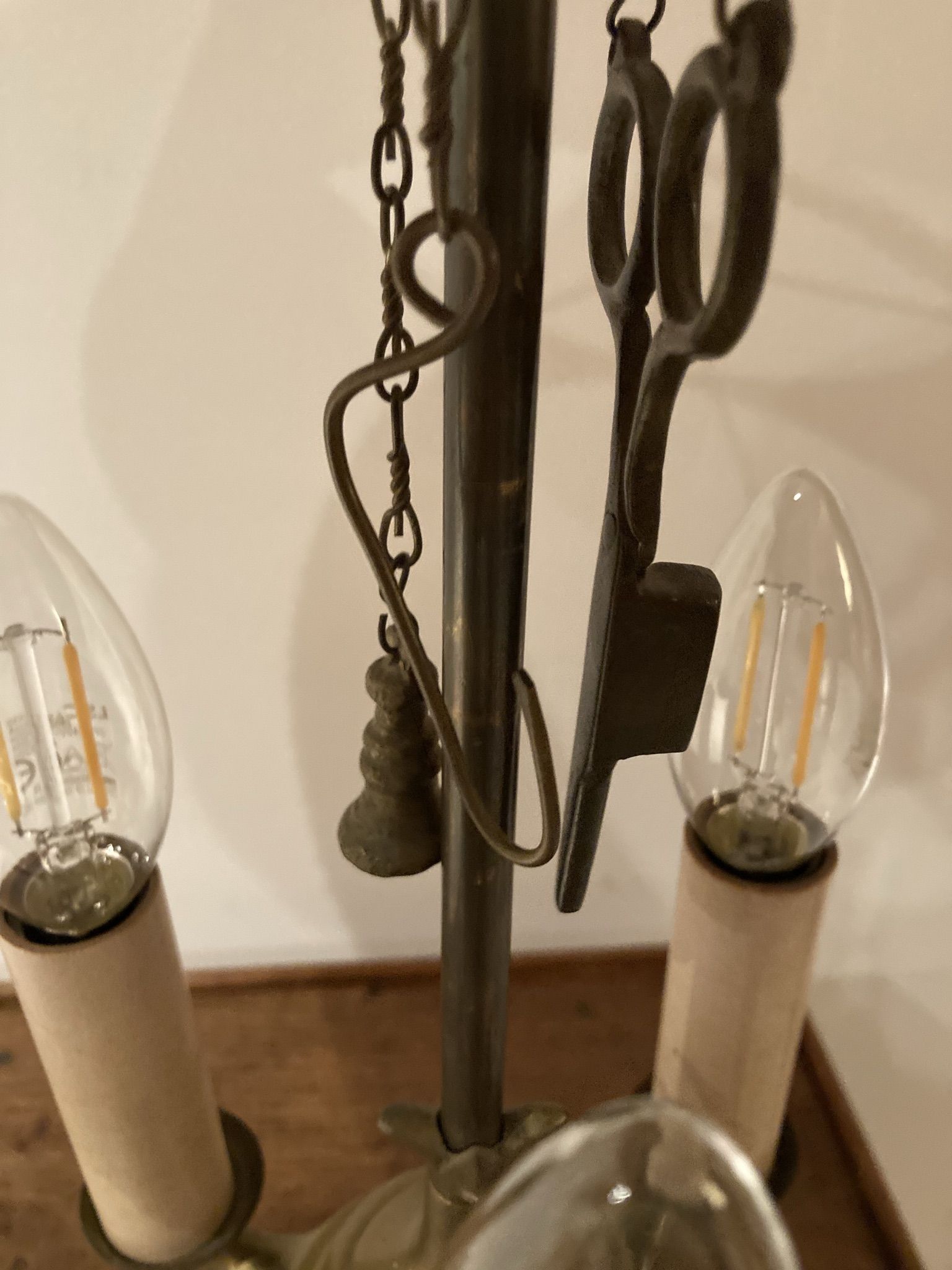 Lampe bouillotte de style Louis XVI
