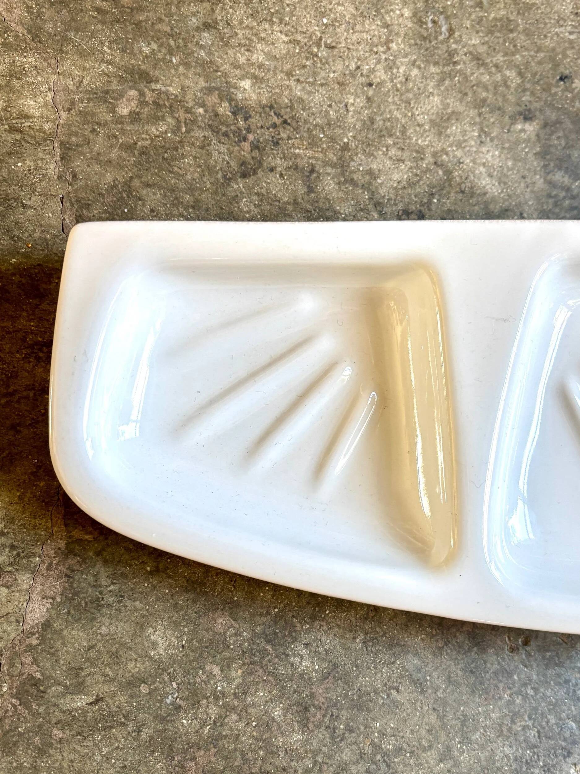 White earthenware wall-mounted soap dish no. 2