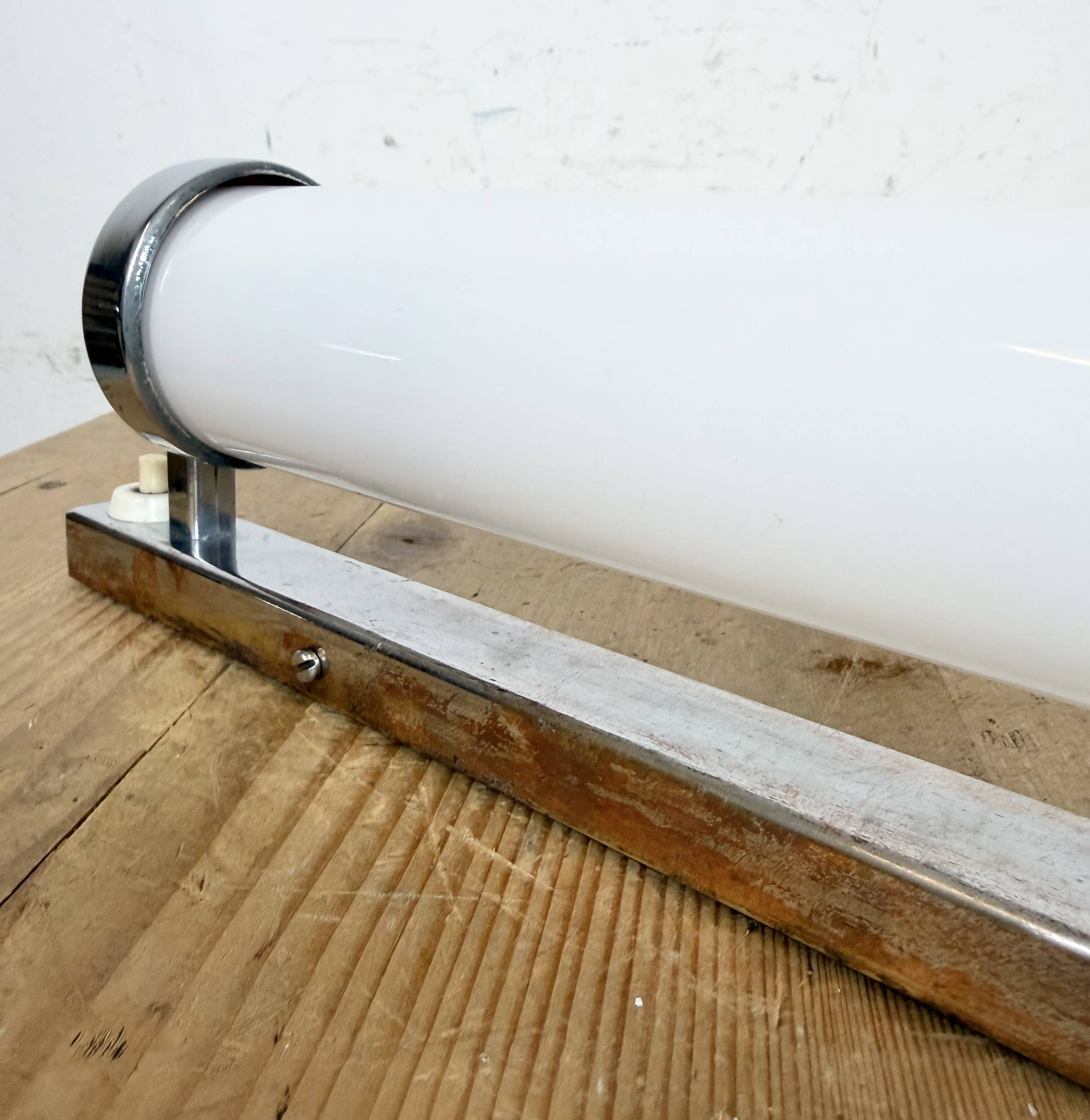 Applique murale Art Déco vintage en verre opale, années 1930