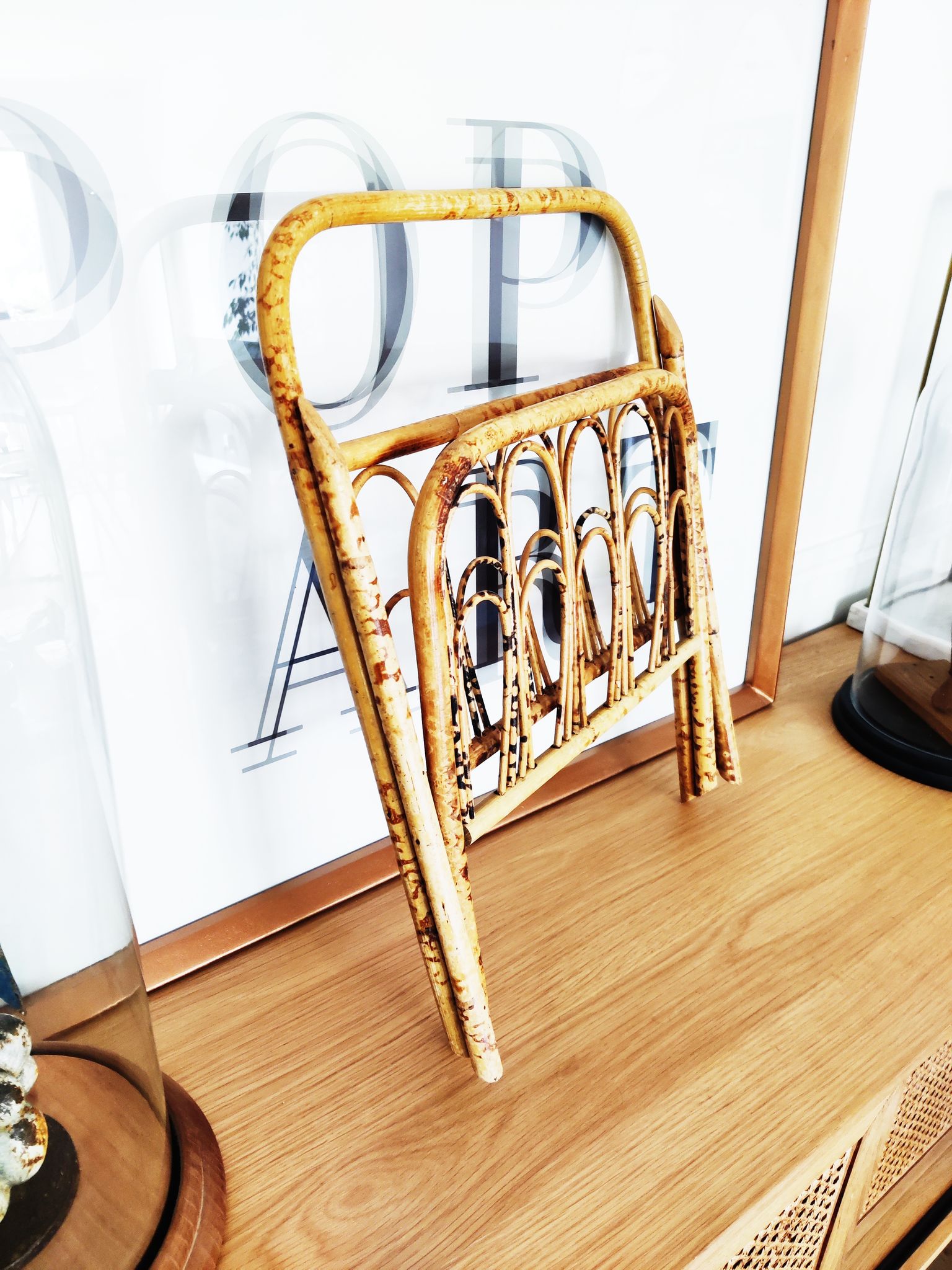 Magazine holder