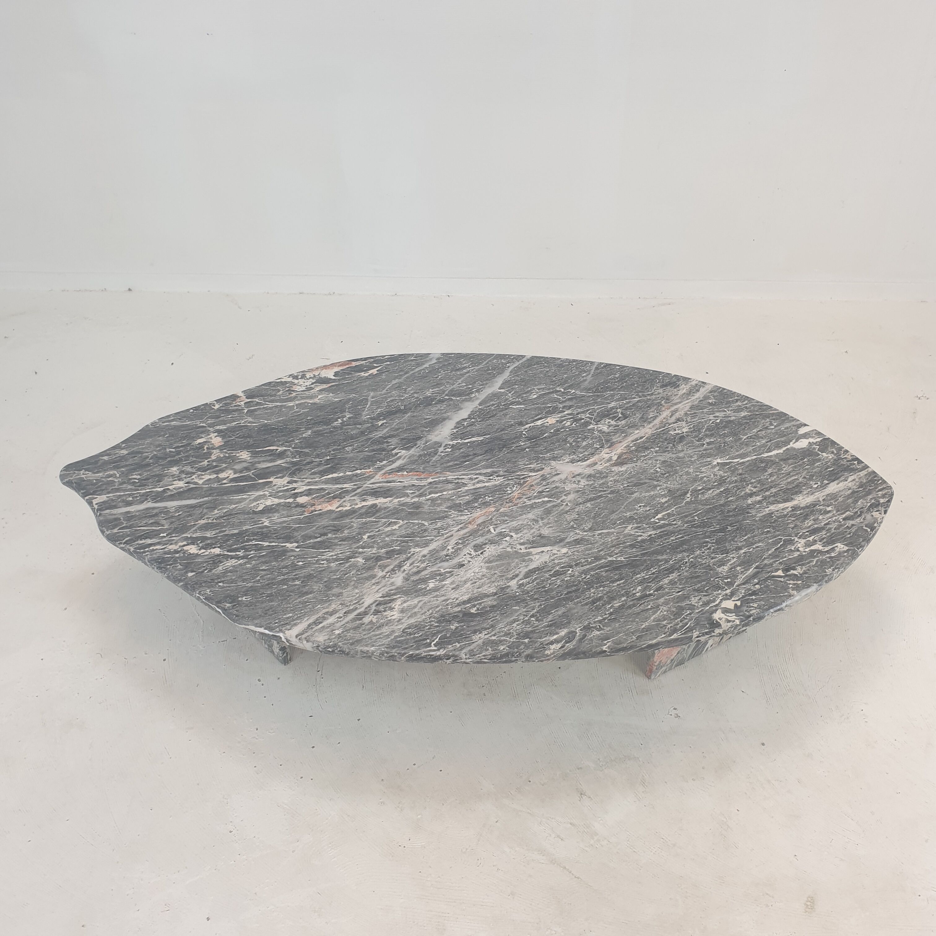 Italian marble leaf shape coffee table, 1980's