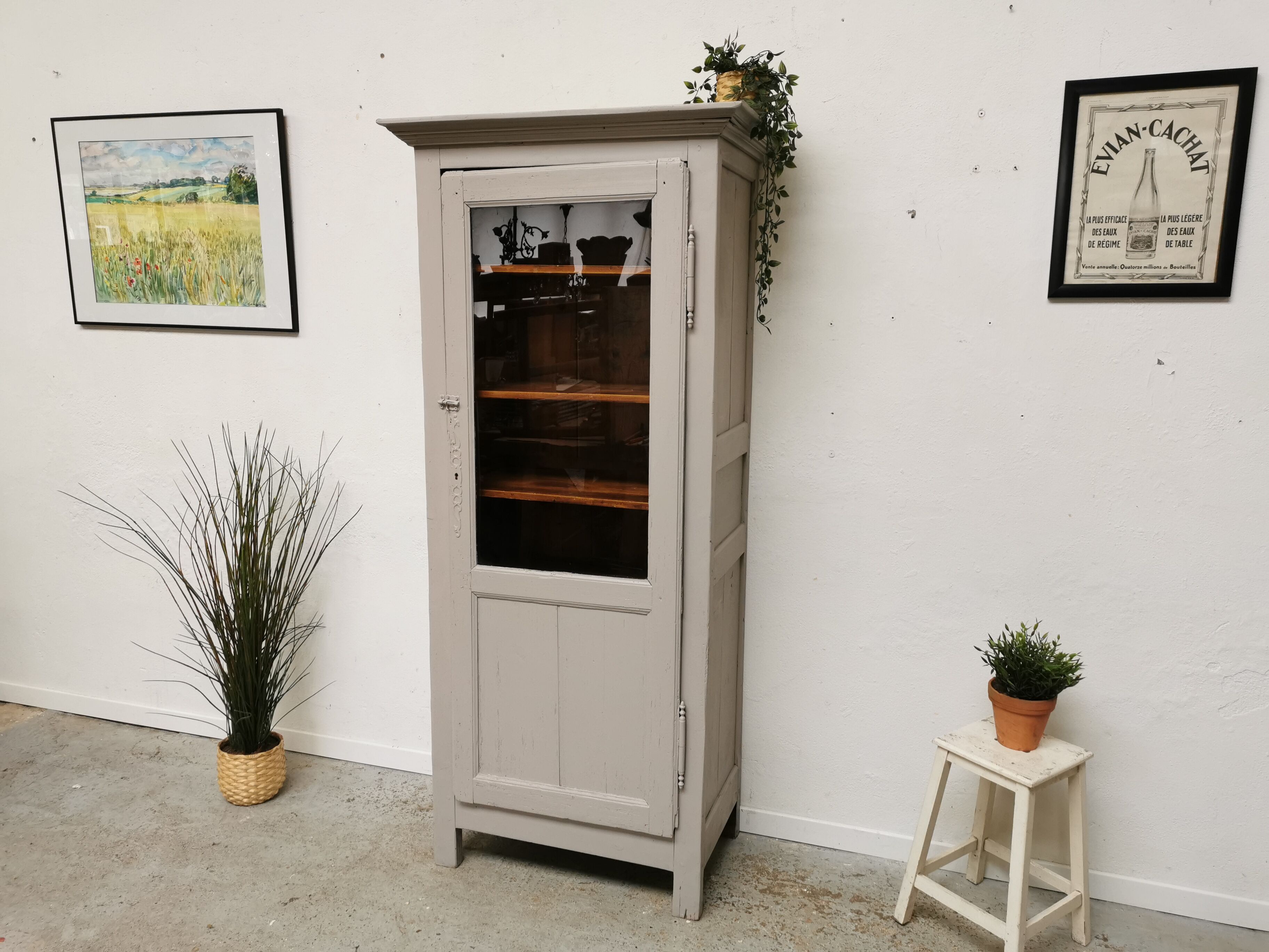 Armoire parisienne vitrée vintage