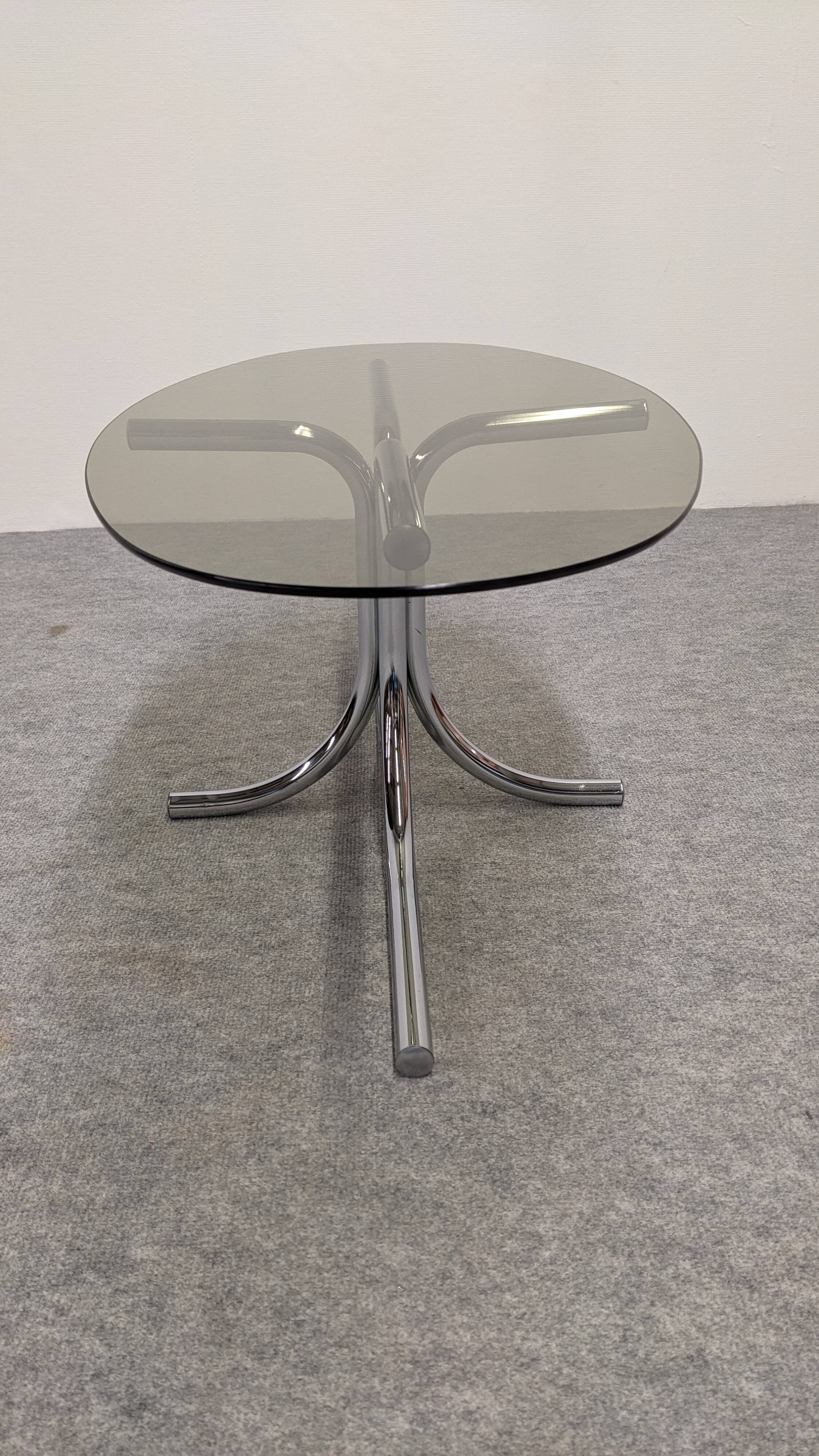 Space age coffee table in tubular and smoked glass, 60s-70s