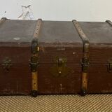 Malle vintage en bois et cuir, St Hubert Paris