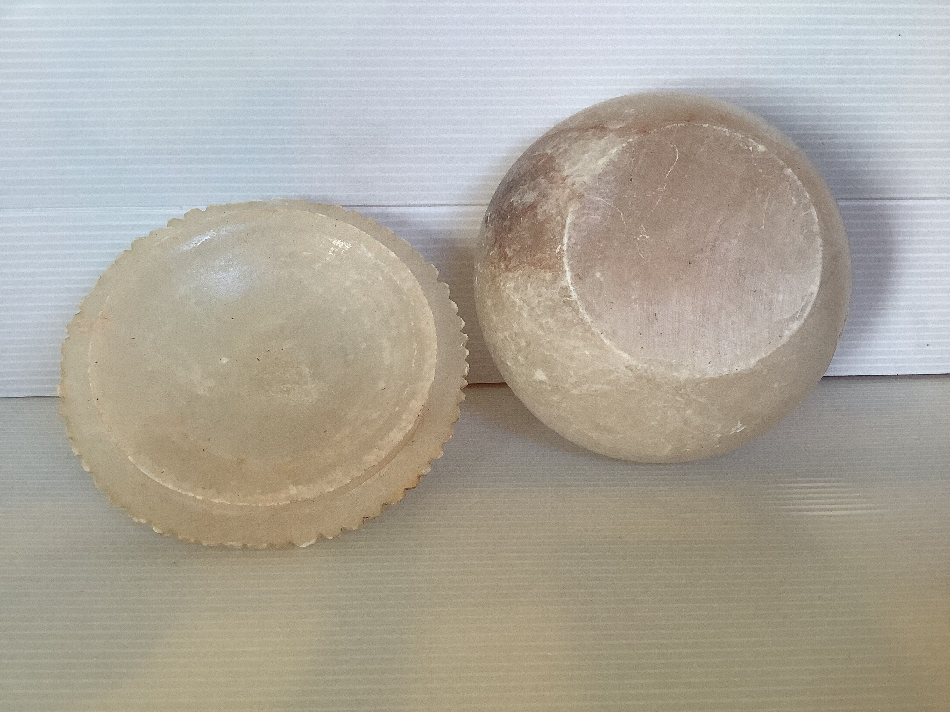 Alabaster box serrated edge