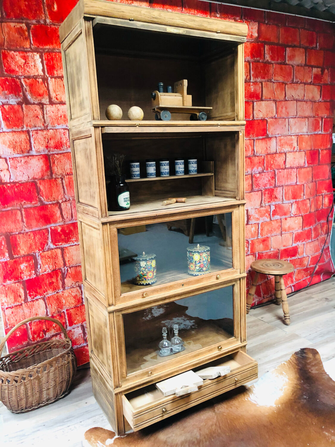 MD oak dresser furniture