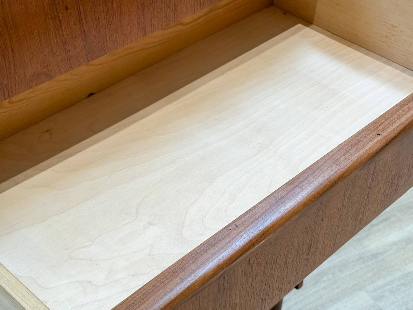 Commode (fabriquée au Danemark 1950)