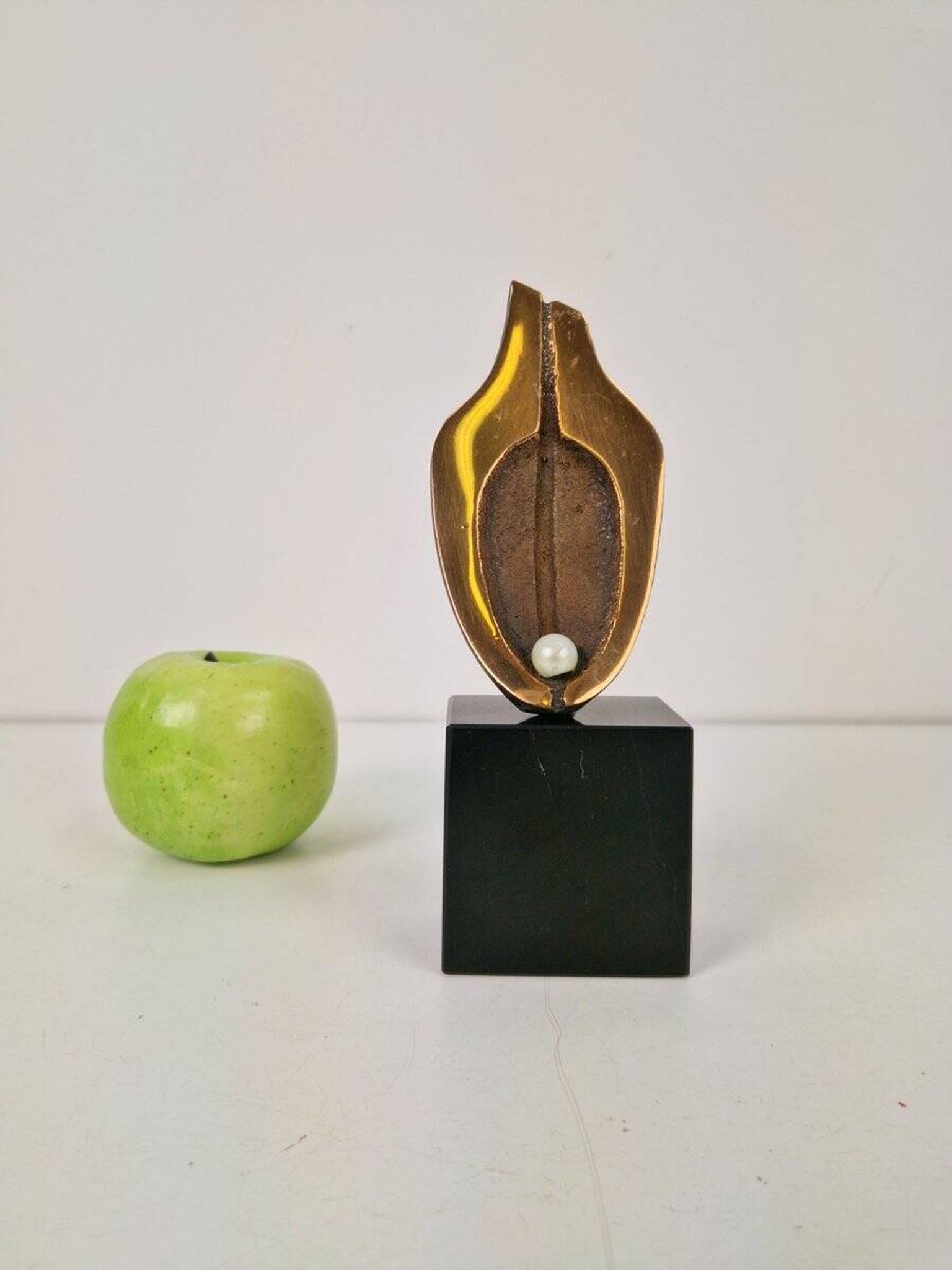 Sculpture en bronze sur socle en pierre par Willy Ceysens, 1970
