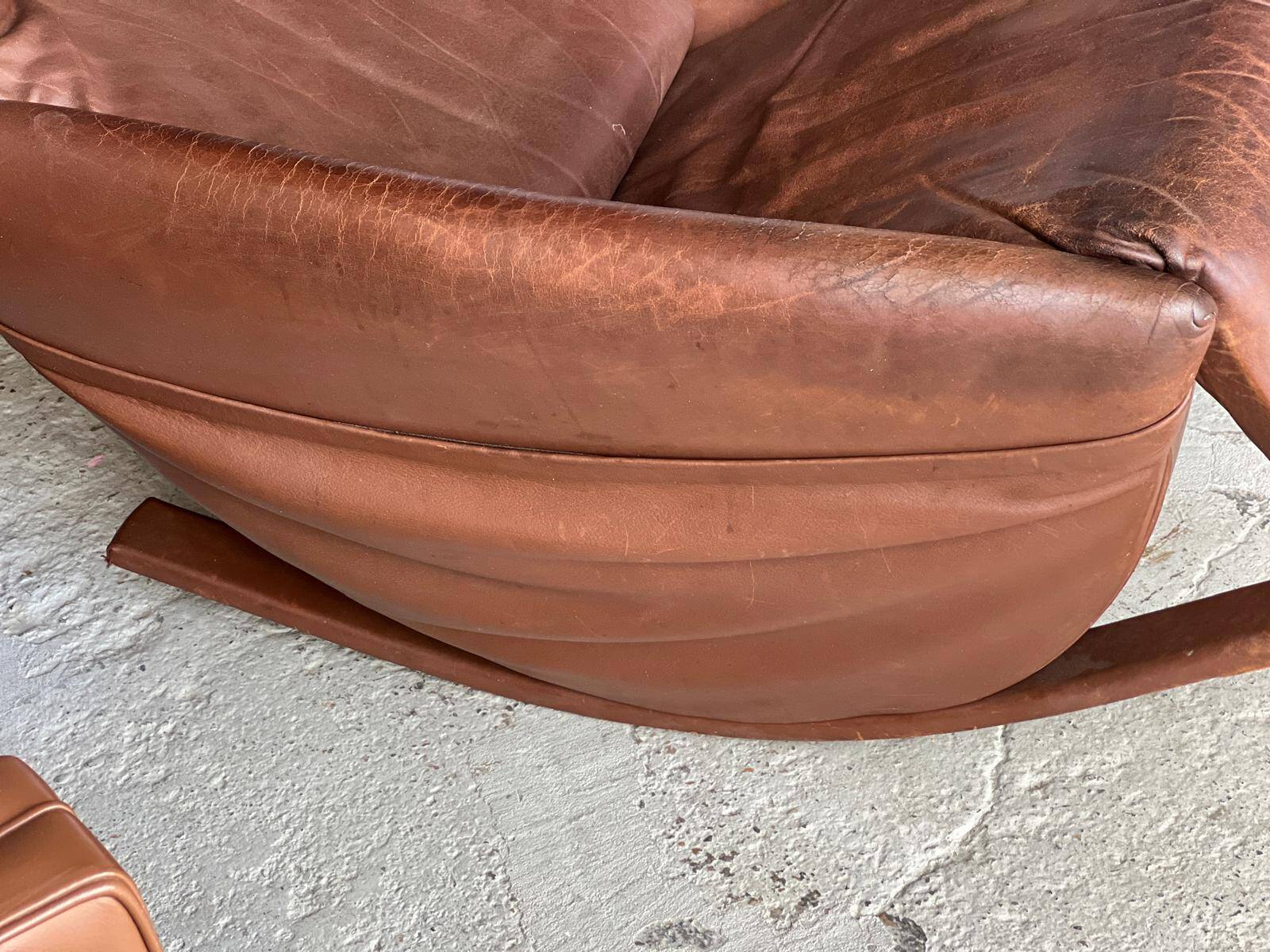 Pair of rocking chairs by De Sede, Switzerland 1970 in brown buffalo leather.