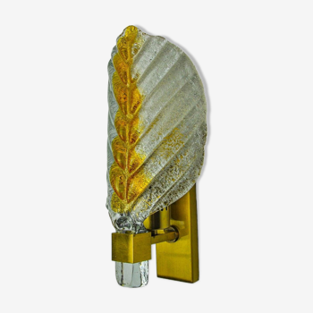 Applique "feuille" encastrable par Mazzega, verre de Murano givré orange, Italie, 1970