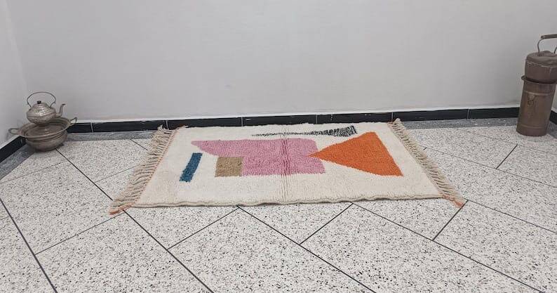 Handmade pure wool rug, size 140 x 260 cm.