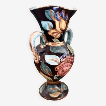 Vase à anse motif floral signé "Vallauris 610"