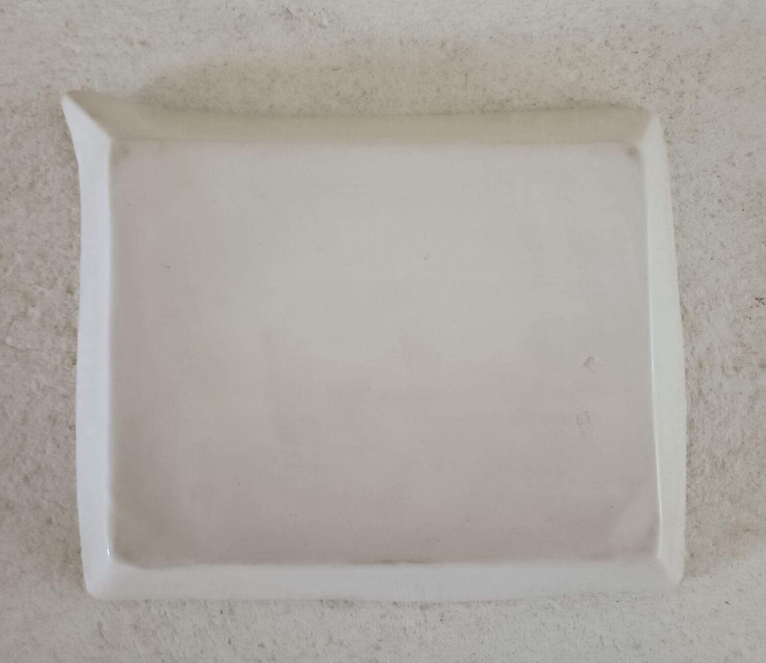 Porcelain sauce dish