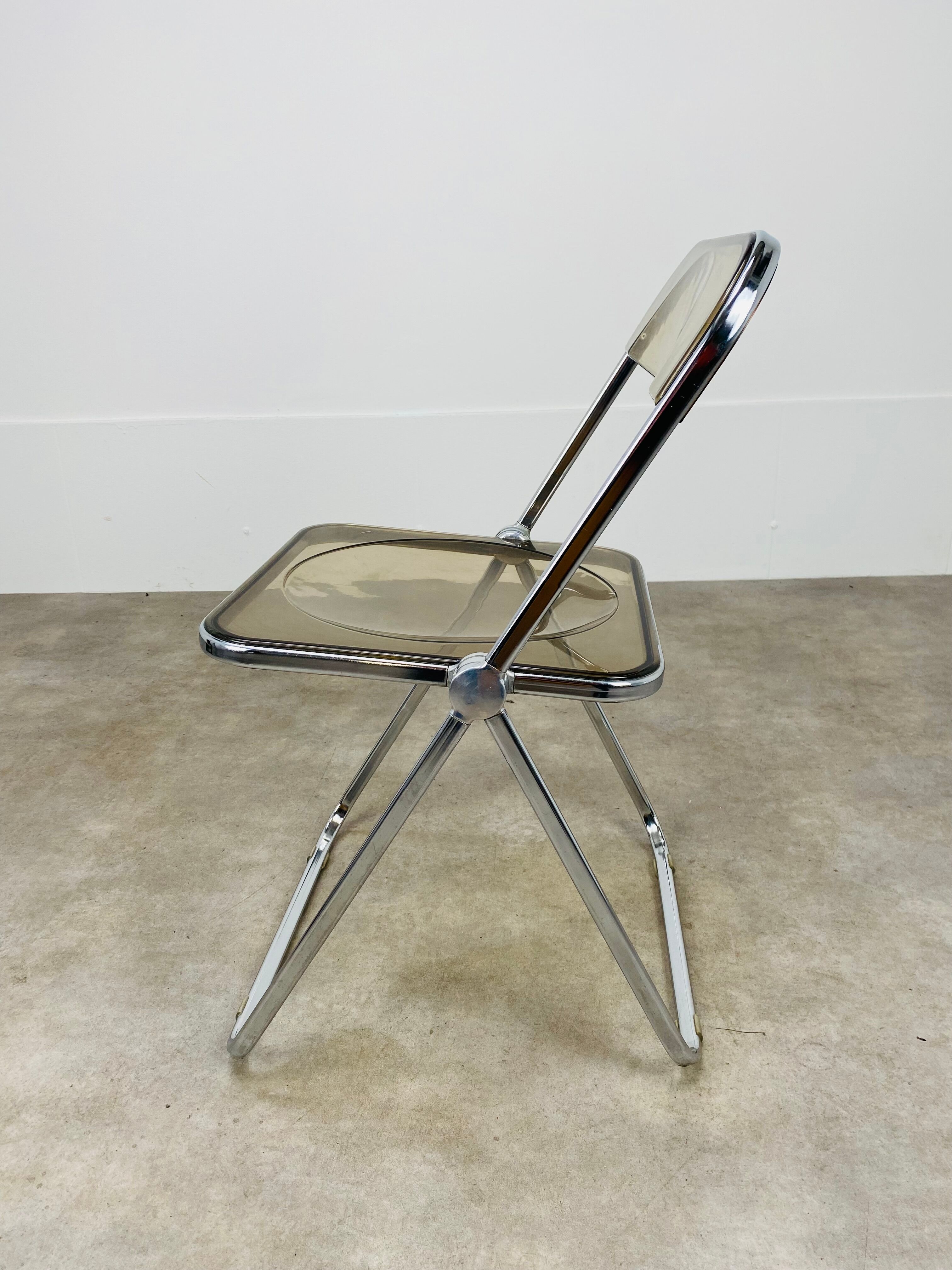 Plia chair by Giancarlo Piretti for Anonima Castelli