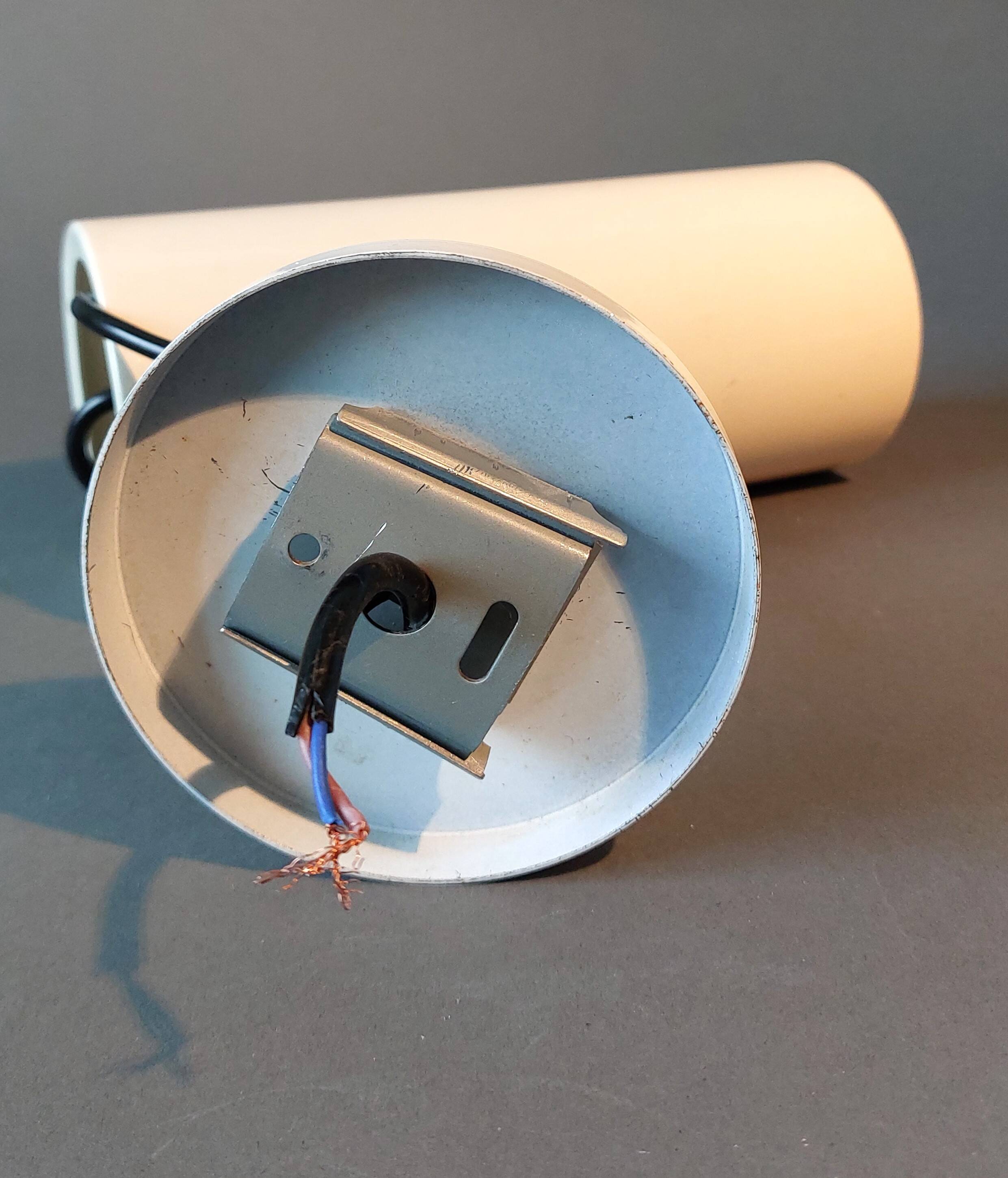 Modernist adjustable wall light 1960 beige lacquered.