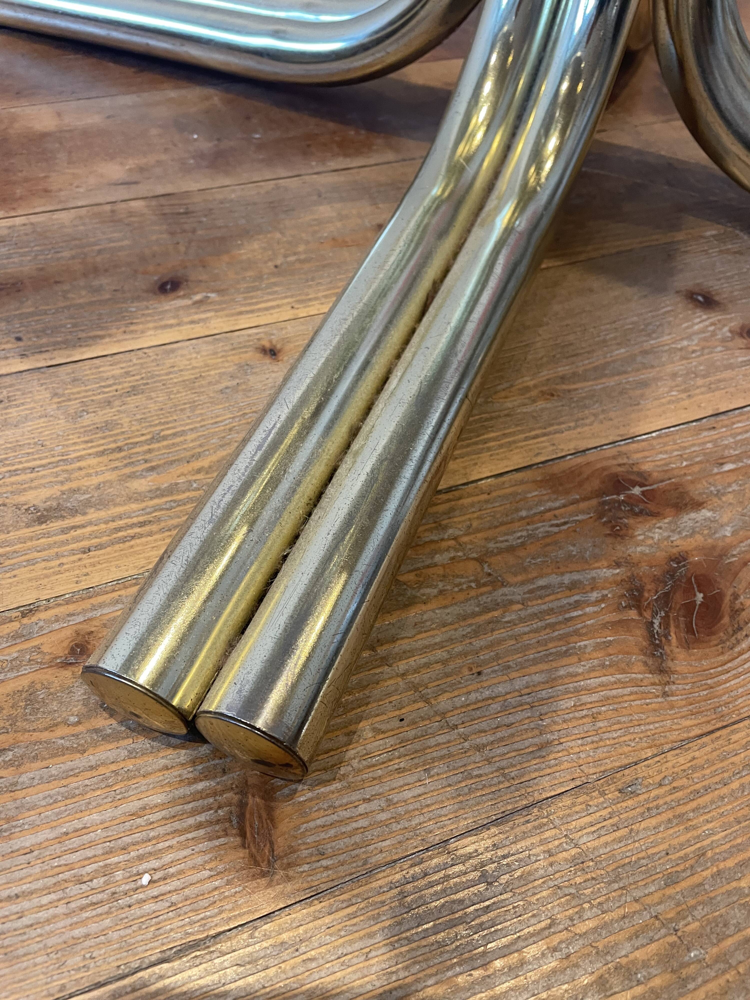 Table seventies pieds dorés