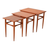 Tables gigognes scandinaves des années 1950-60.