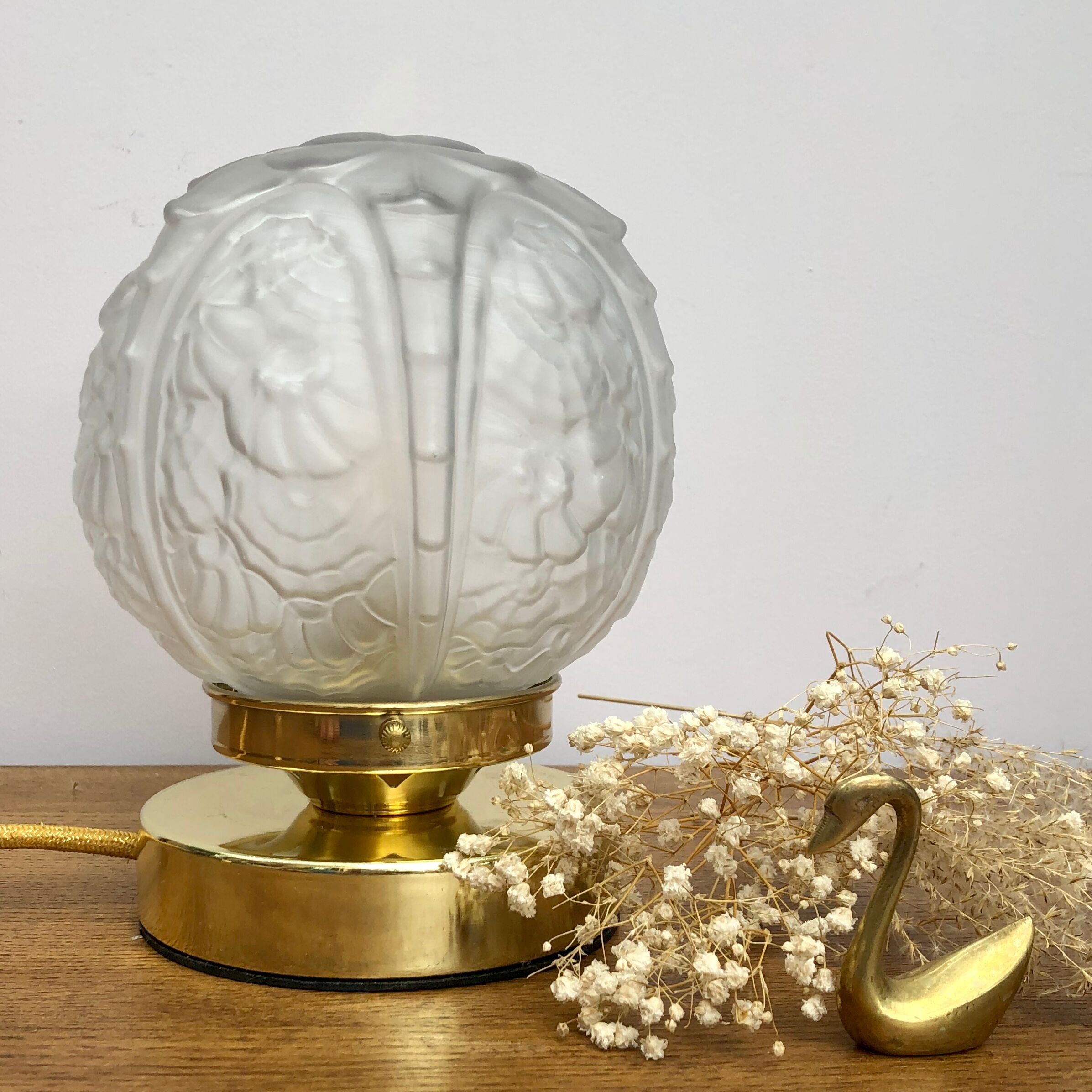Lampe à poser globe vintage en verre art déco