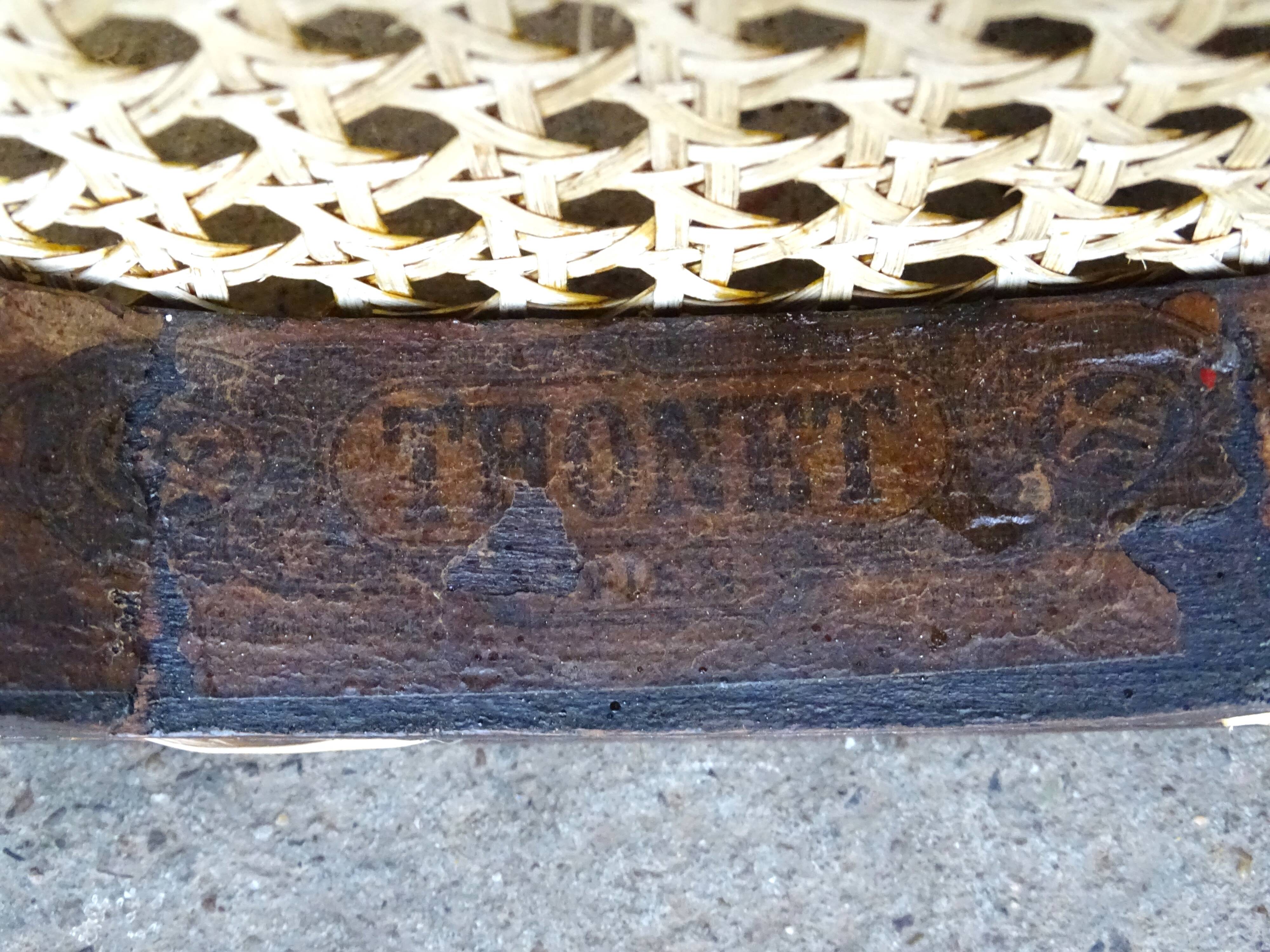 Tabouret bois courbé canné de piano bistrot Thonet 1900