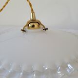 Serrated opaline suspension