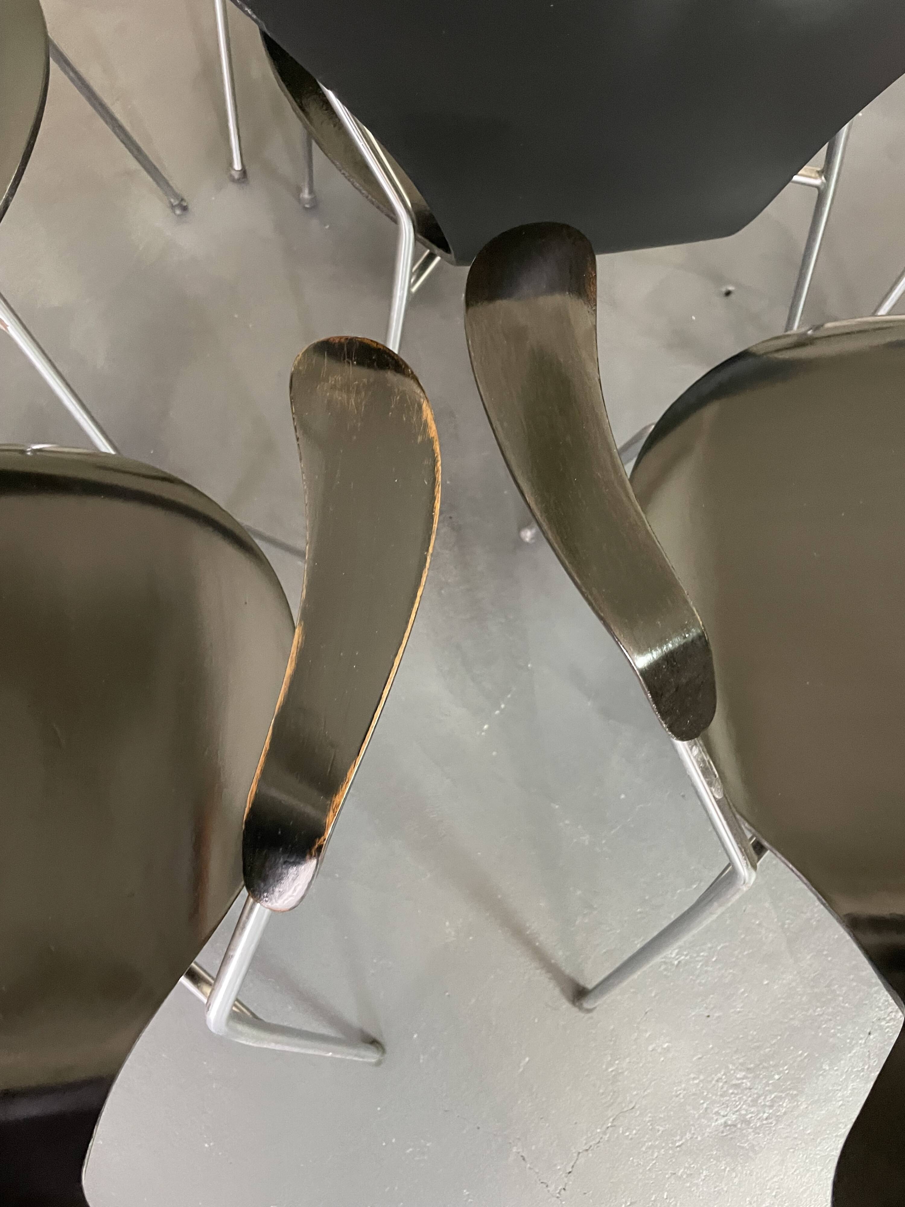 Fritz hansen & arne jacobsen (xxᵉ) – suite de 8 fauteuils en bois