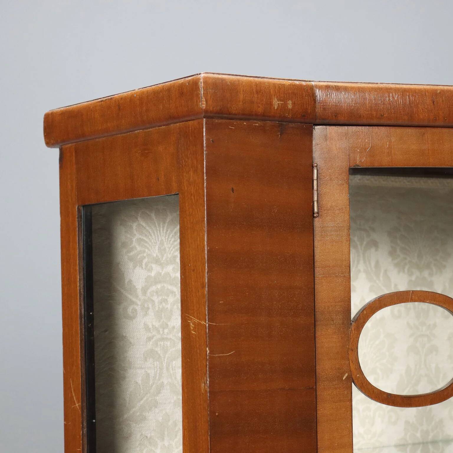 Antique Art Deco display cabinet in mahogany veneer, Italy, 20th century