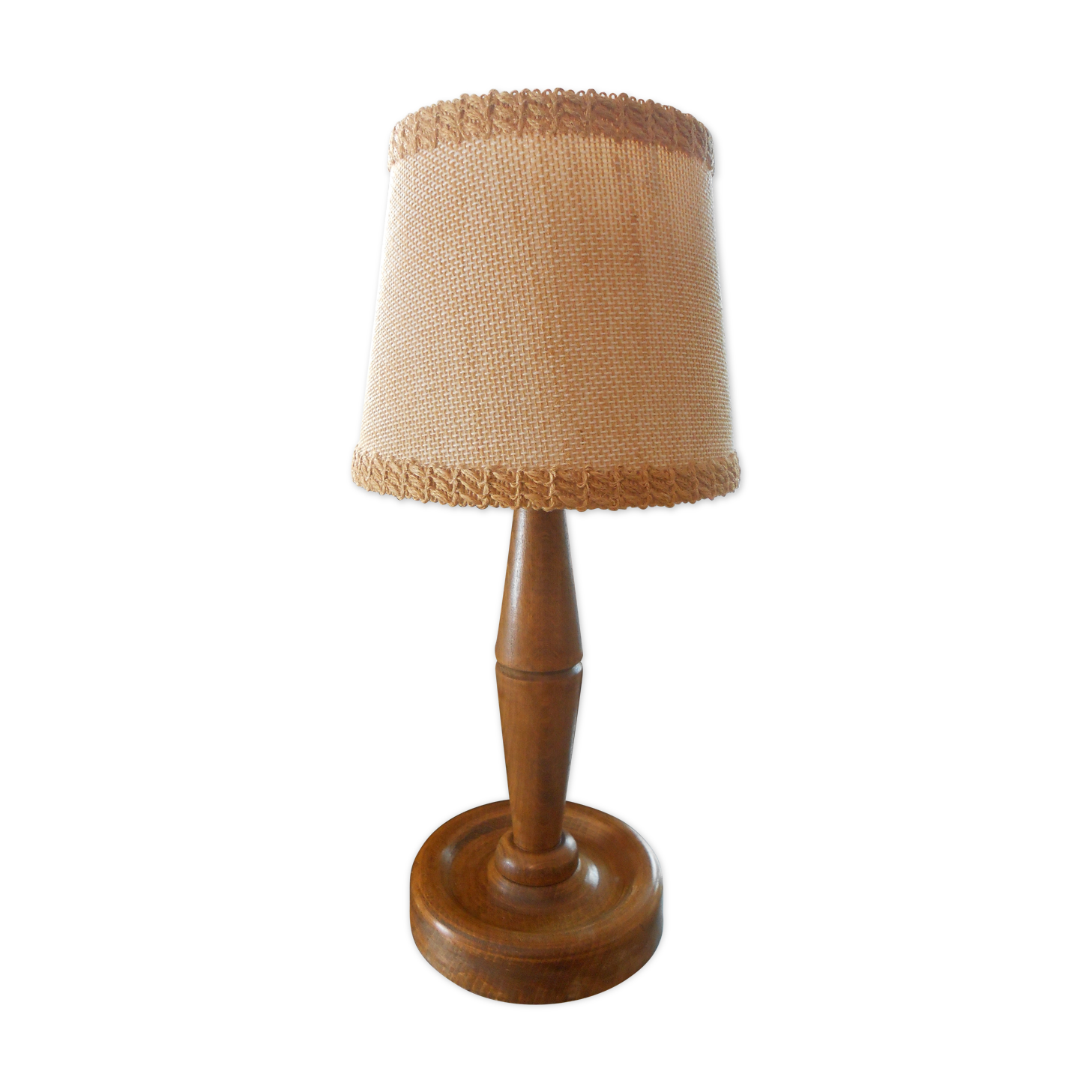 Lampe vintage en bois et abat jour en fines cordes tressées