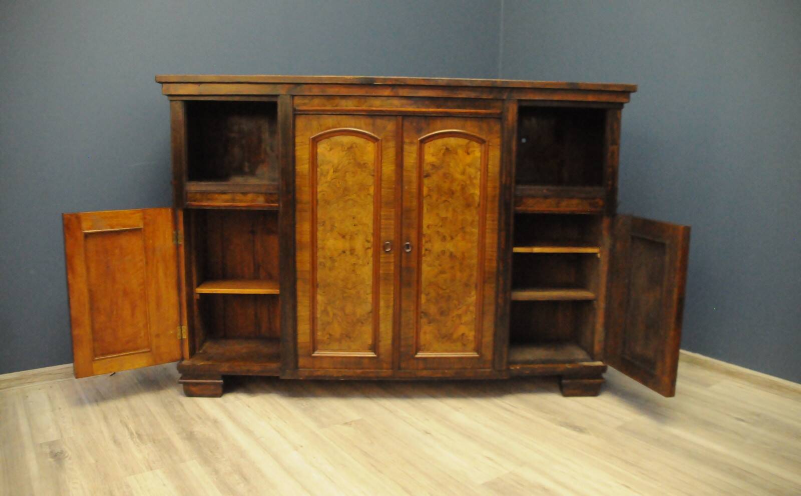 Impressionnante commode scandinave des années 1920