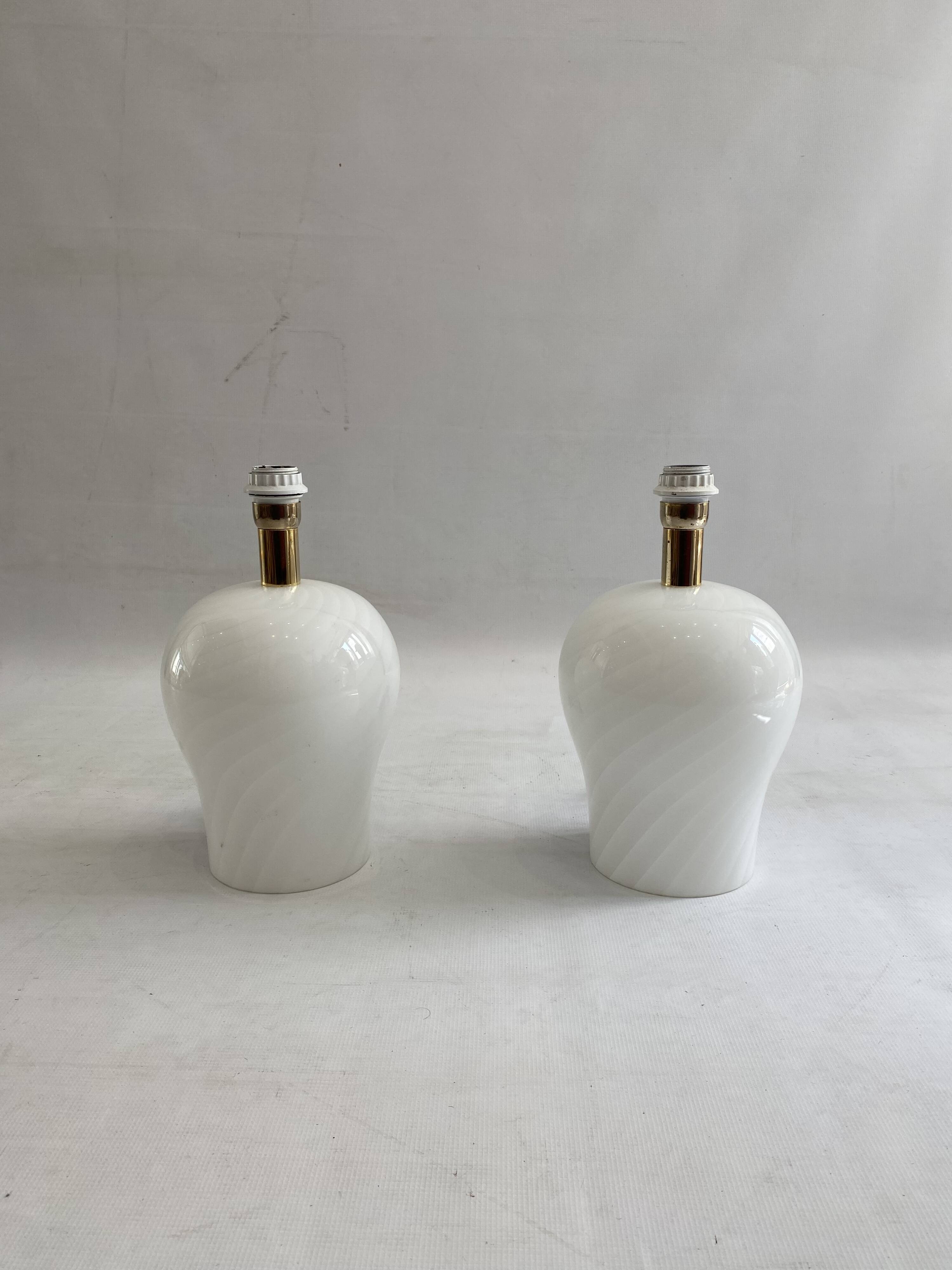 White Swirl Murano Glass Table Lamps 1970s Hollywood Regency Minimalism bed