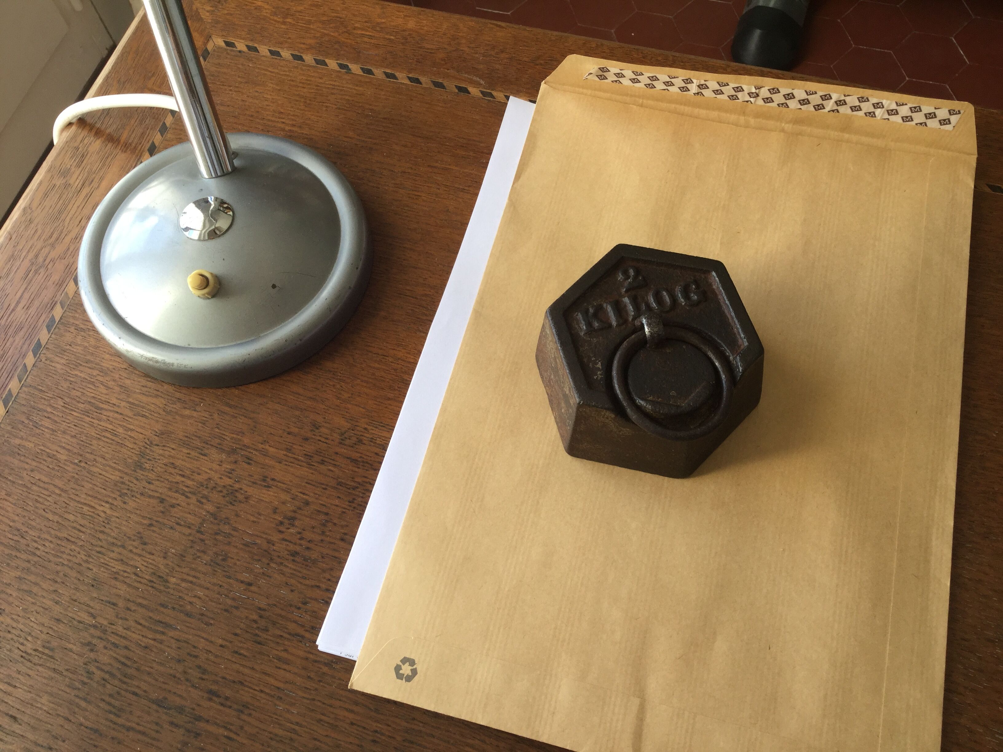 Presse papier , poids de 2 kilos