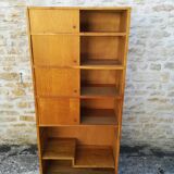 Buffet with sliding doors