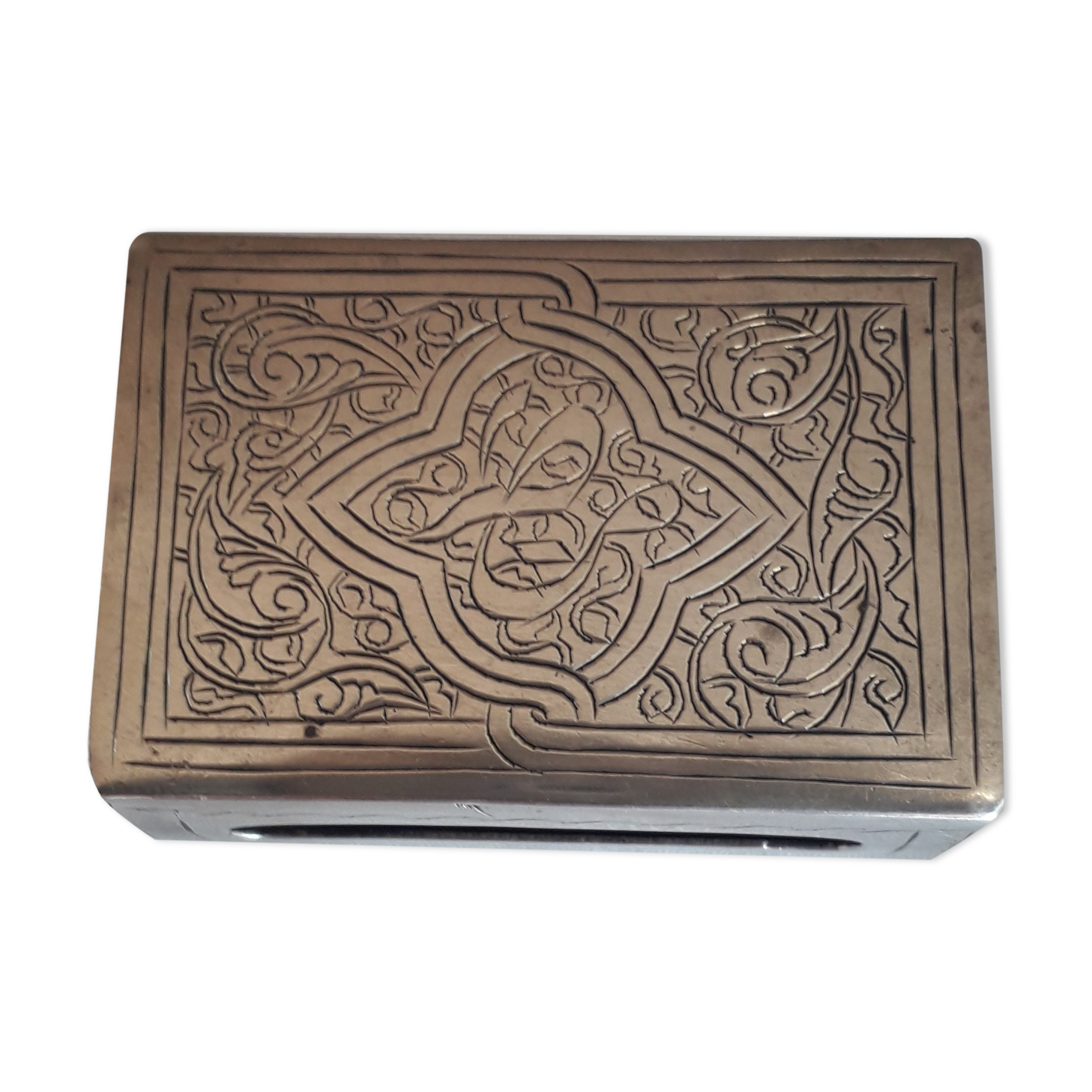 Antique matchbox case in chiseled silver with 3 punches