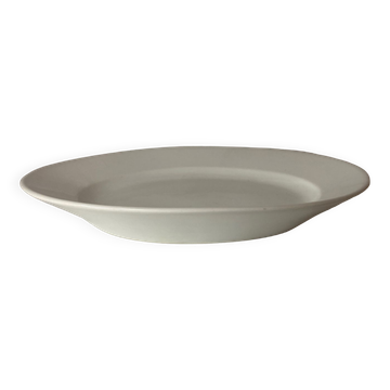 Plat blanc en porcelaine