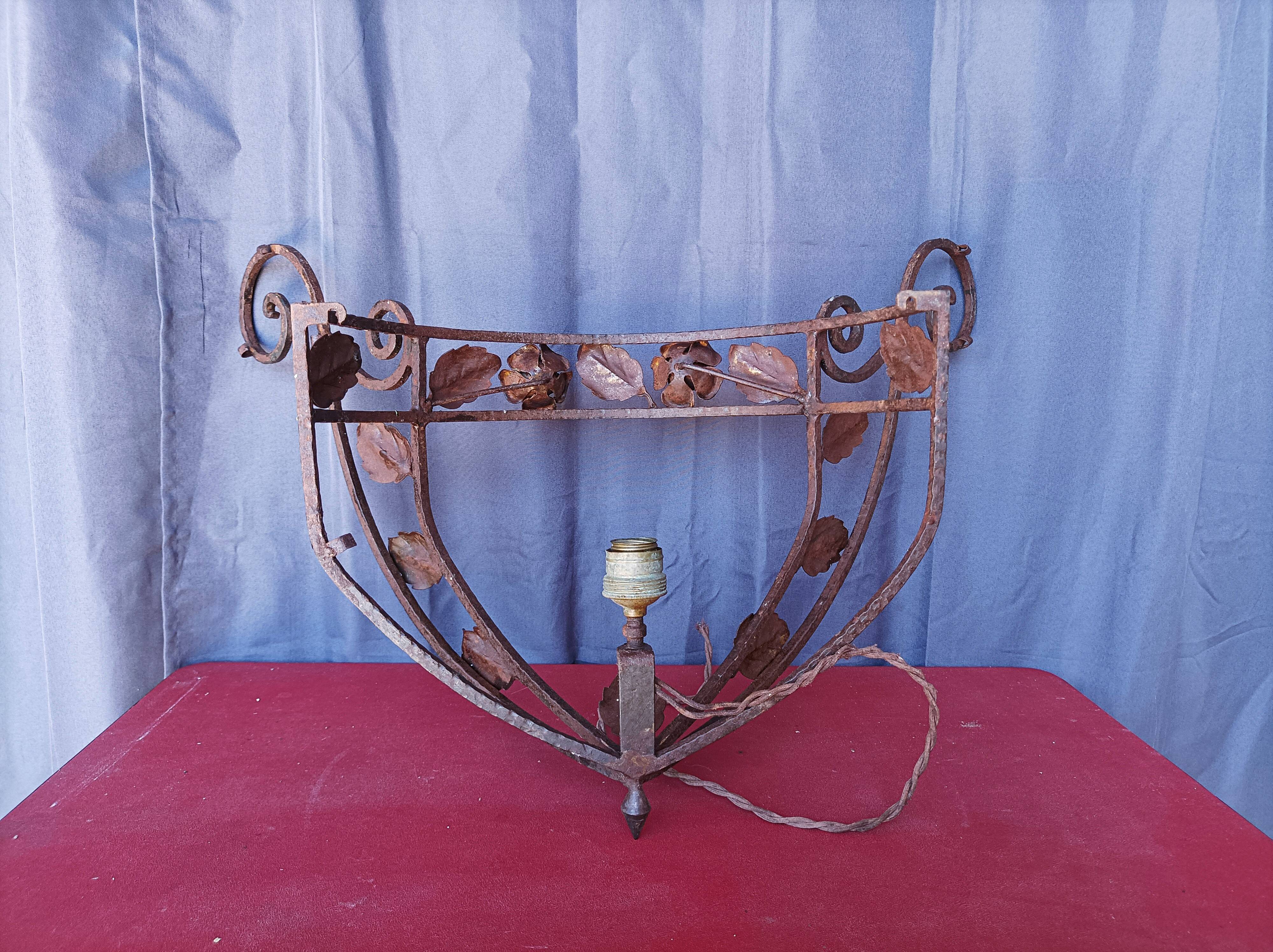 Art Deco wrought iron wall lamp