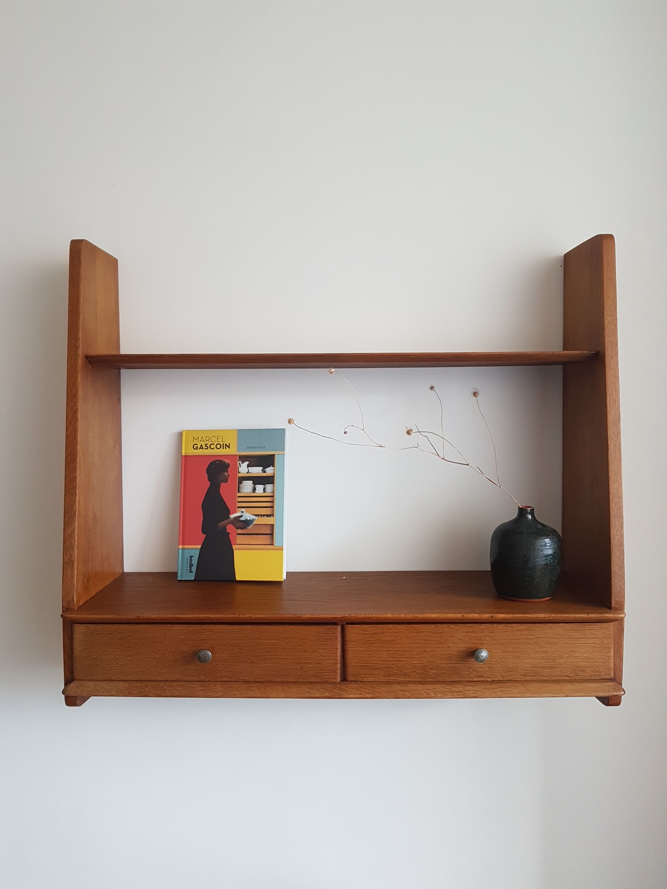 Marcel Gascoin shelf