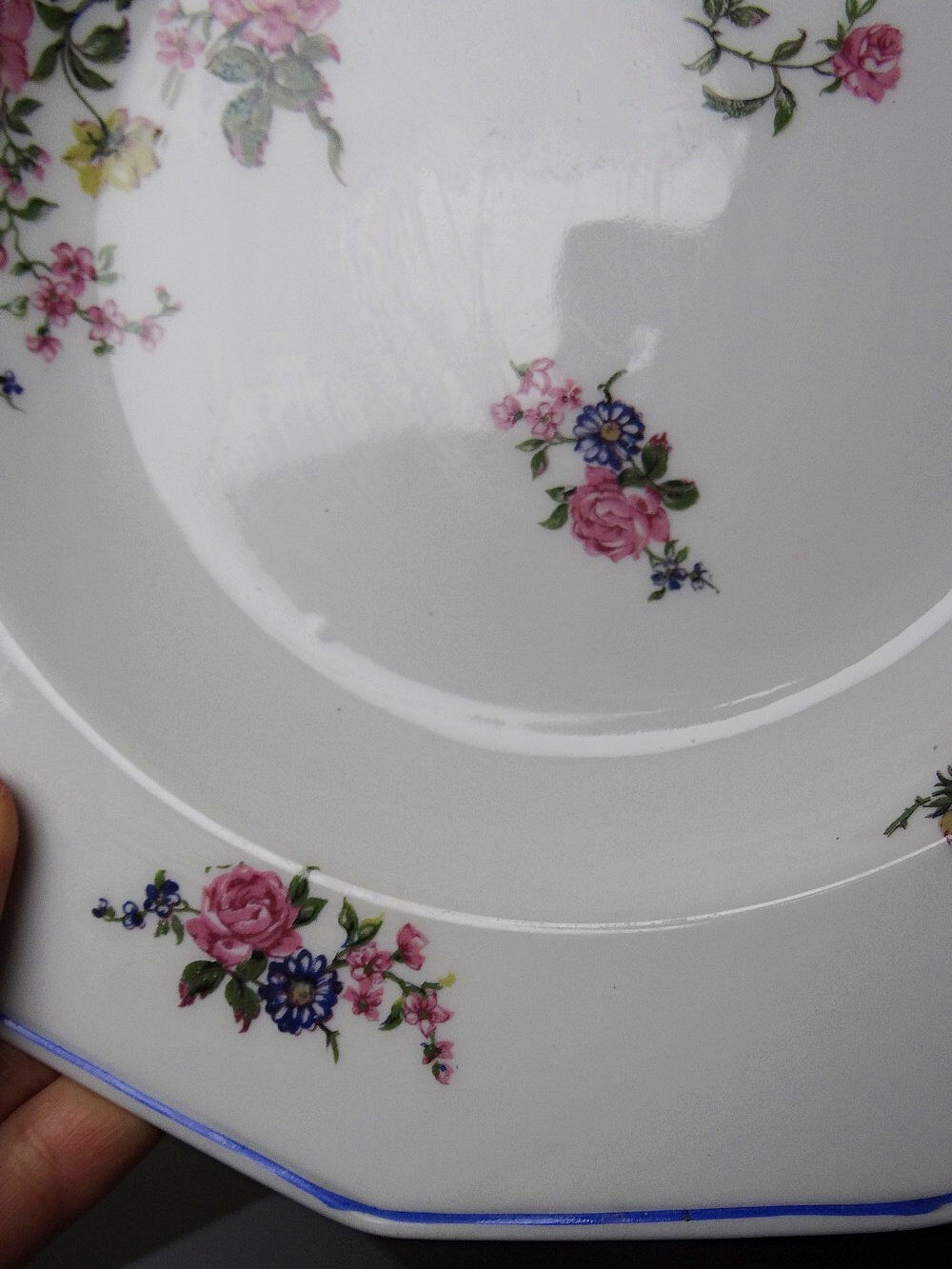 4 deep plates Bernardaud Limoges porcelain with floral decoration from the 1920s to 1950s.