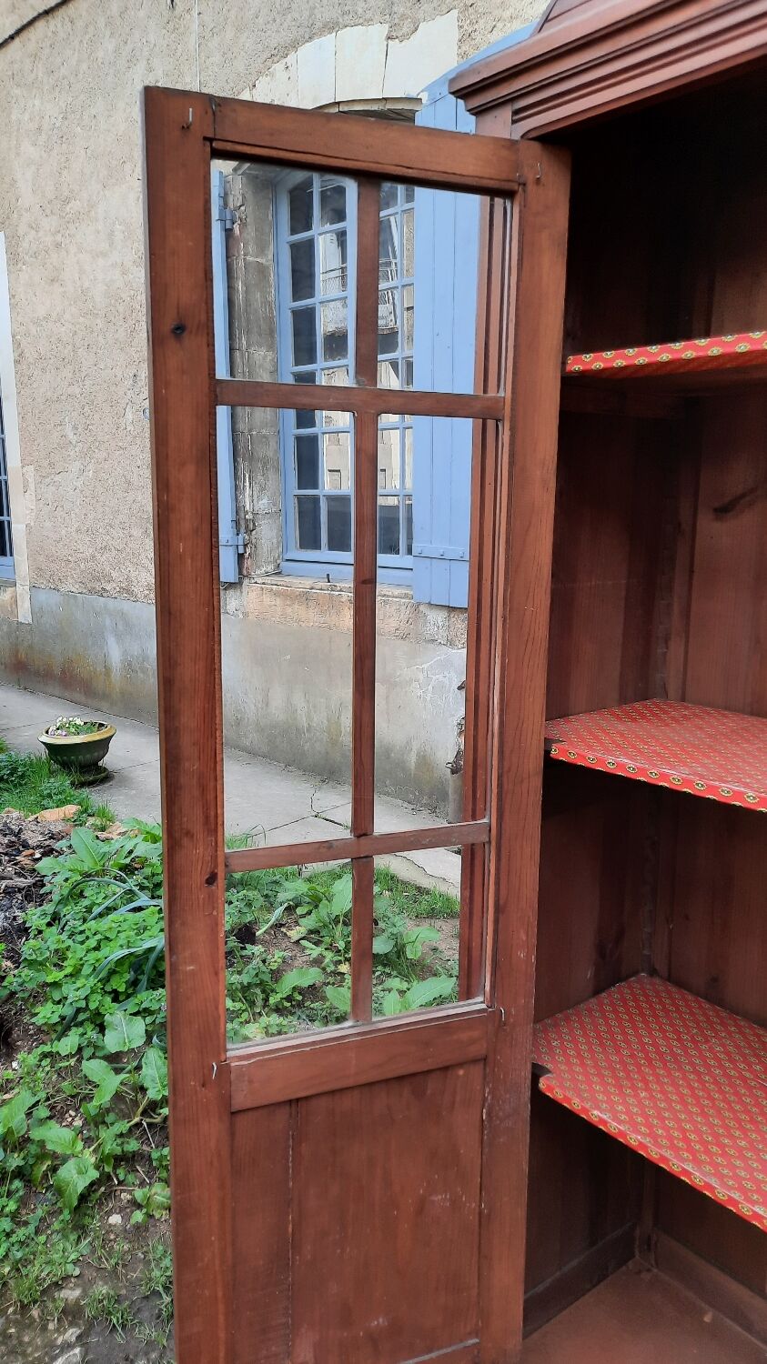 Art Deco style showcase